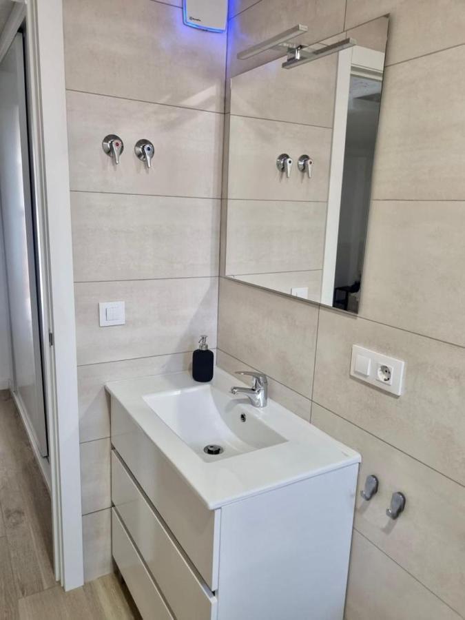 Apartamentos Rg Hospital Valme Sewilla Zewnętrze zdjęcie